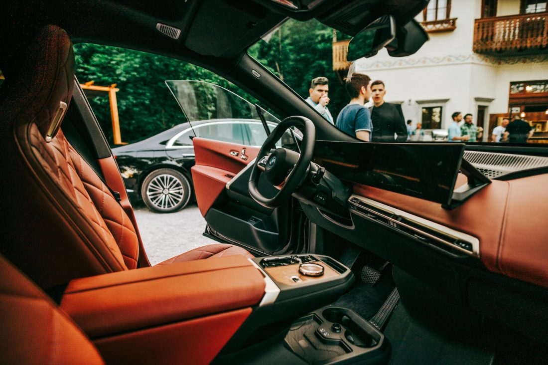 Promocijski prevozi - predstavitev električnih vozil BMW (notranjost avta) ali podobno - GoGreen