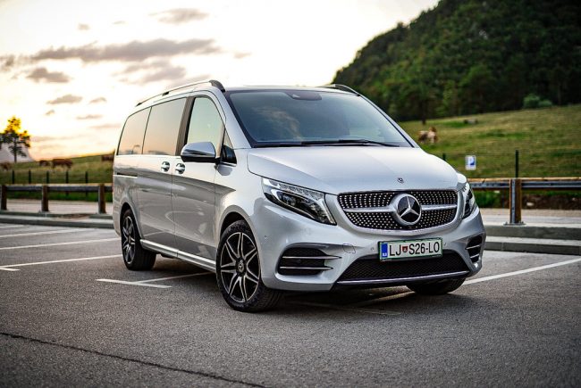Najem kombija - najem kombija poslovne kategorije Mercedes-Benz V ali podobno - GoGreen
